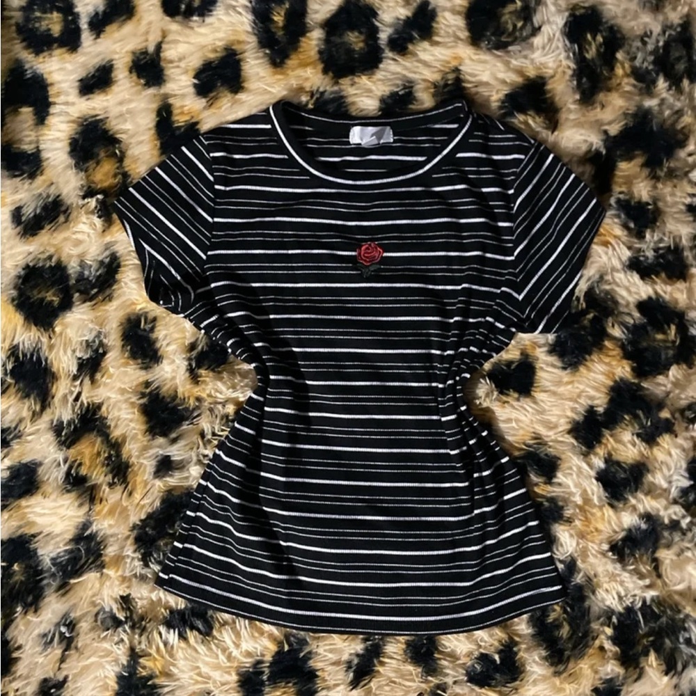 Stripped shirt embroidered rose